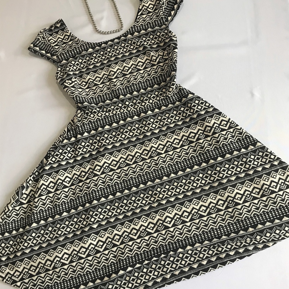 Mossimo Supply Co Black & White Patterned Dress